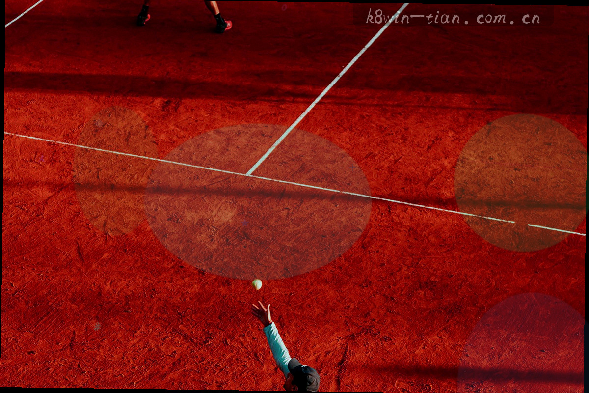 暖色夜灯与冷调屏幕光交叠的居家抽象光效，画面中没有人物正脸